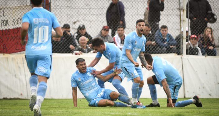 Temperley ganó con un golazo y se despega del fondo