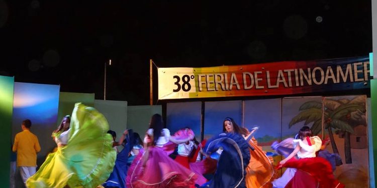 Burzaco: llega la 42° edición de la Feria Latinoamérica con música, artesanías y comidas