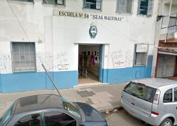 Lanús: apuñalan por la espalda a una adolescente dentro de un colegio secundario