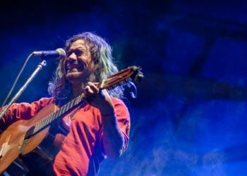 José Luis Aguirre: el cantautor cordobés llega a Temperley con su poesía transerrana