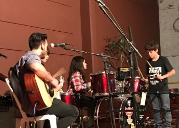 Con música popular y cristiana, llega el «Alfa rock» a Adrogué