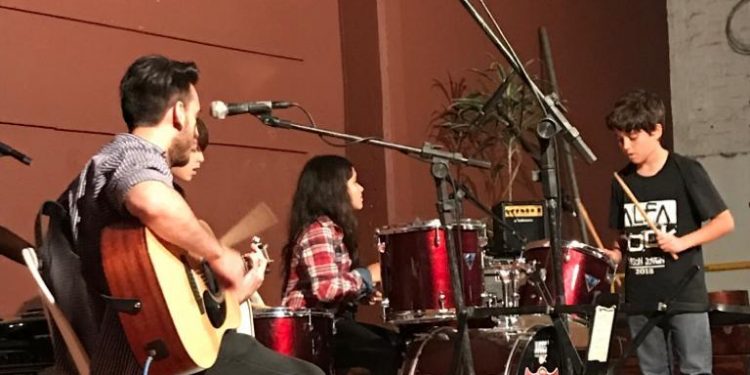 Con música popular y cristiana, llega el «Alfa rock» a Adrogué