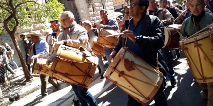 Burzaco: con la Marcha de los Bombos, llega una nueva edición de La Machada