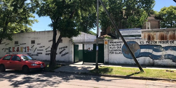 Con cámaras municipales descubren y detienen a delincuentes en escuela de Burzaco