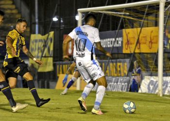 Temperley acarició la cima pero debió conformarse con un empate ante el puntero