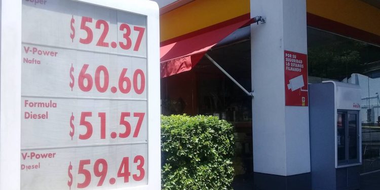 Macri subió el impuesto y diciembre arrancó con un nuevo aumento de los combustibles