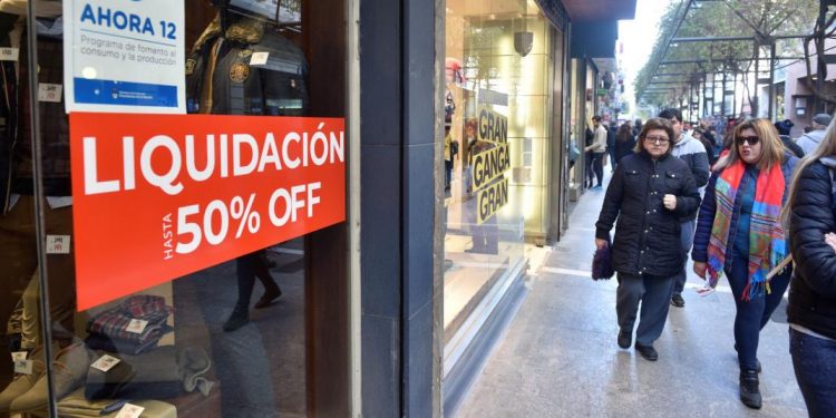 En noviembre cayeron más de 7 por ciento las ventas en comercios