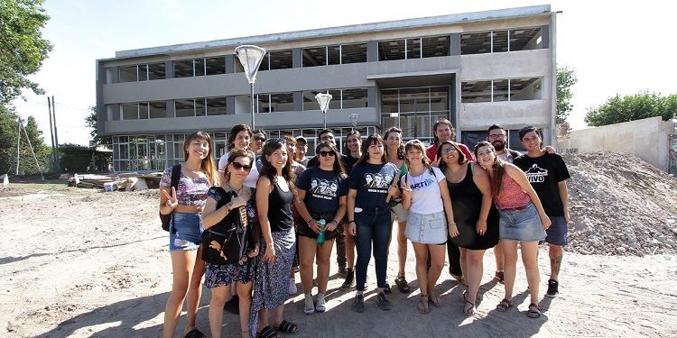 Estudiantes recorrieron la obra del Instituto de Formación Docente N°41 en Adrogué