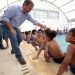 Estudiantes de las escuelas de verano visitan el natatorio y el polideportivo municipal