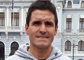 Desesperada búsqueda de un nadador de Adrogué perdido en plena competencia