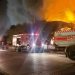 Doce bomberos sufrieron quemaduras leves en un incendio en una planta de químicos en Esteban Echeverría