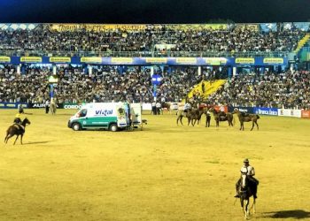 Murió un jinete aplastado por un caballo en Jesús María