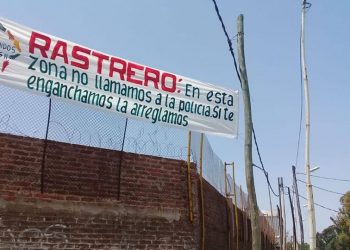 En La Plata y Echeverría advierten con pasacalles a los ladrones