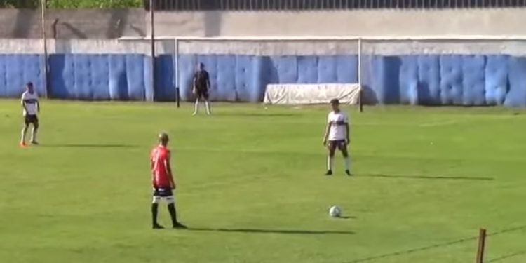 Claypole mereció mejor suerte pero empató y sigue sin levantar vuelo