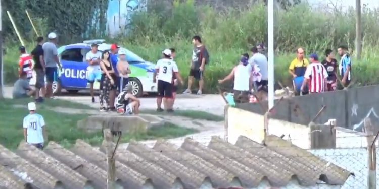 Por los piedrazos, Sanma no pudo terminar el partido en Cañuelas