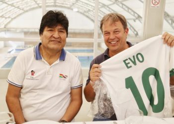 Evo Morales visitó el Polideportivo de Ministro Rivadavia