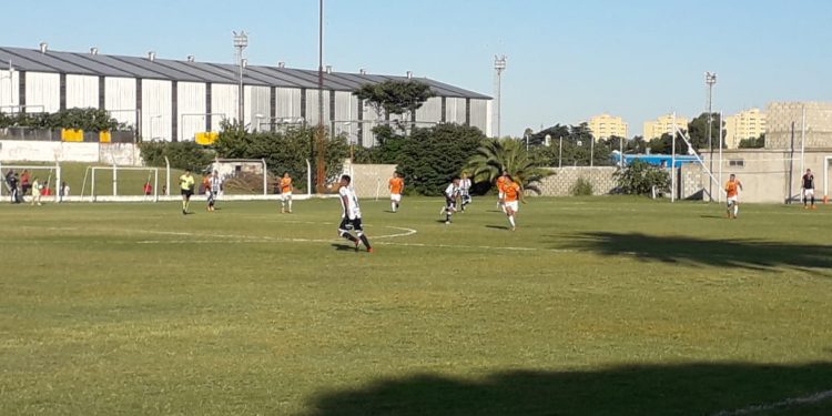 Claypole perdió en el arranque del campeonato