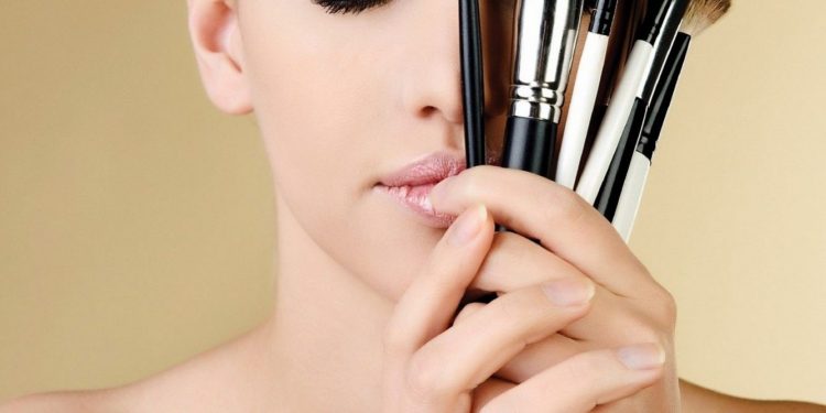 Burzaco: inscriben al curso gratuito sobre técnicas de spa y maquillaje