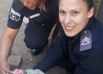 Burzaco: dos mujeres policías ayudaron a dar a luz a una mujer