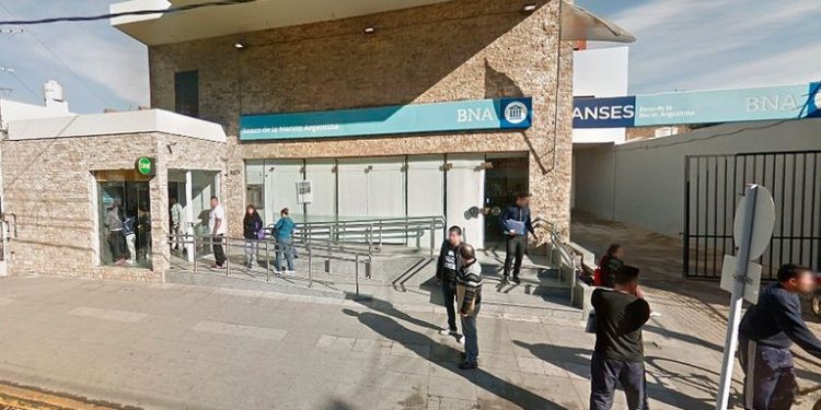 Paran dos horas los bancos de todo el país y el Nación toda la jornada