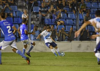 Temperley no pudo con el puntero en su cancha