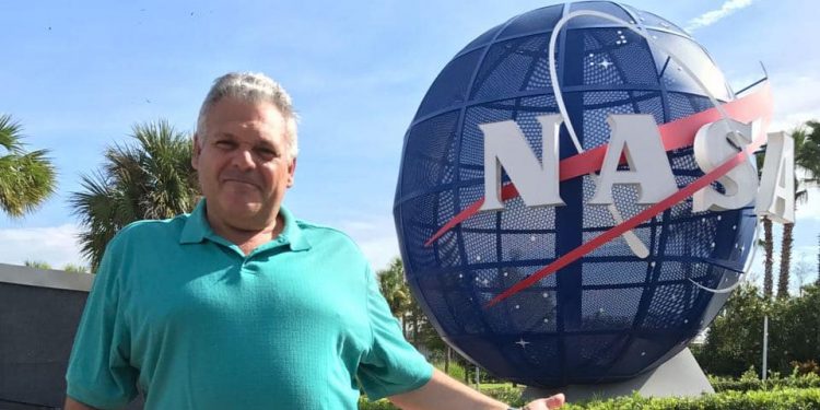 En su casa de Temperley inventó un superalimento que lo llevó a la Nasa