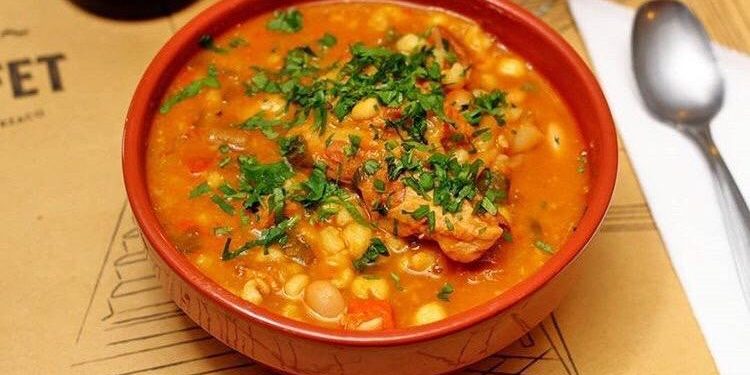 Brown: delivery de locro para conmemorar el Día del Trabajador en casa
