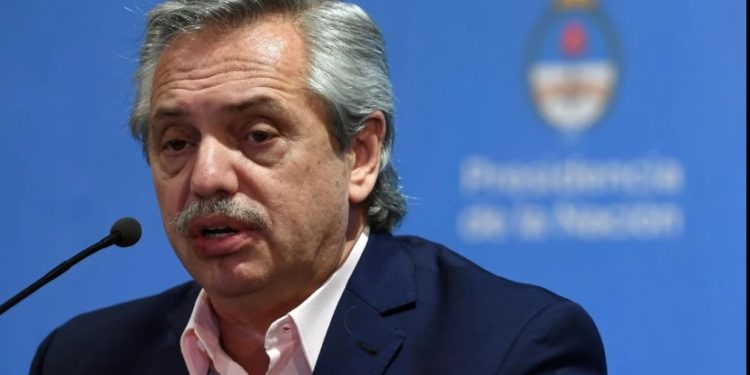 El Gobierno prohibió despidos y suspensiones por 60 días