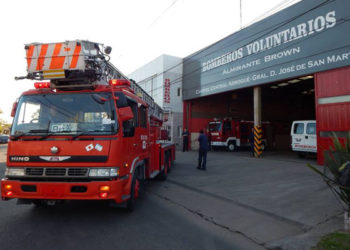 Emergencia sanitaria: los bomberos voluntarios de Brown reciben donaciones