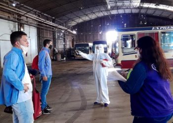 Coronavirus: dio positivo un chofer de la 266 y está internado en el Oñativia