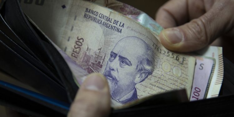 Trabajadores de varias empresas denuncian una reducción de hasta 50% en sus salarios