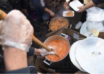 La parroquia San Cayetano de Burzaco convoca a su olla popular y recibe donaciones
