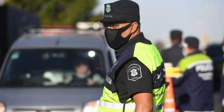 Provincia: suman 9 mil policías de reserva para reforzar el control de la cuarentena