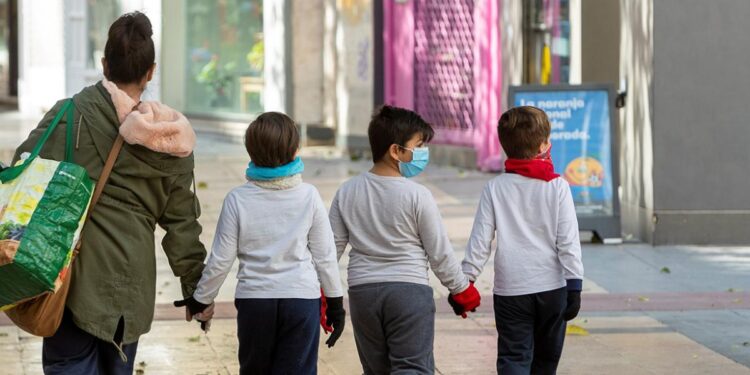 Coronavirus: en Argentina hay mas de 800 infectados menores, entre ellos bebés