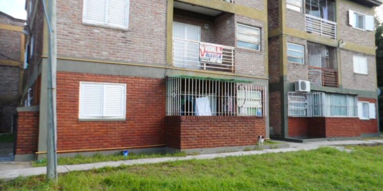 El gobierno congeló los alquileres y anuló los desalojos hasta octubre