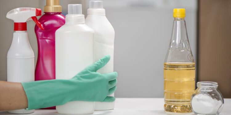 ¿Cuáles son las 4 mezclas más peligrosas entre productos de limpieza?