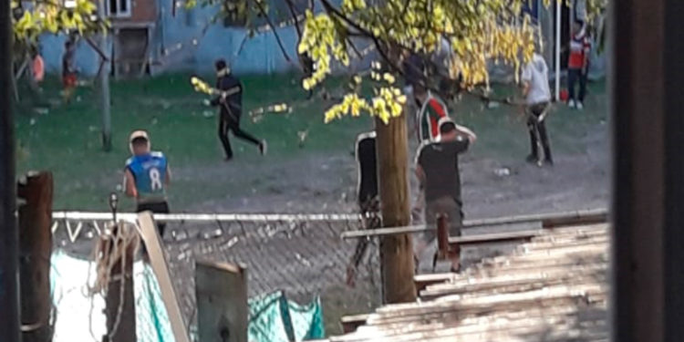 En plena cuarentena armaron un «picadito» en Llavallol