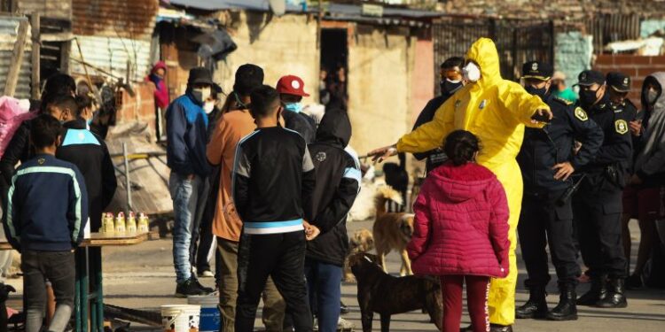 Advierten que pueden cerrar otros barrios si detectan contagios masivos