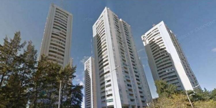 Hallan en Avellaneda a un hombre asesinado a puñaladas y buscan a su pareja