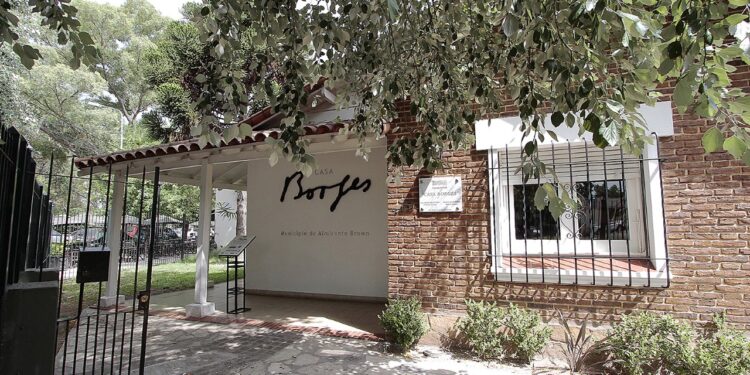 Siguen las actividades virtuales con una visita a la Casa Borges