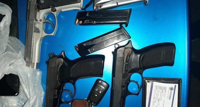 Dos policías de Lomas, procesados por montar un falso operativo para quedarse con 9 kilos de cocaína