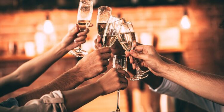 El gobierno bonaerense pide evitar las reuniones y salidas para celebrar el Día del Amigo