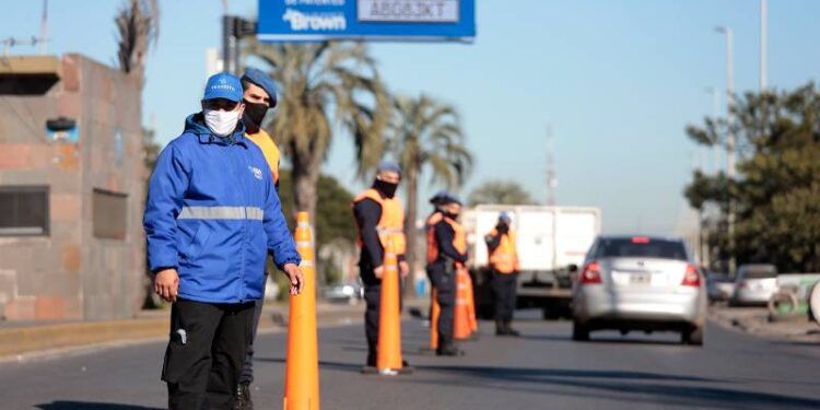 Brown:  121 casos y tres pacientes fallecidos en un día