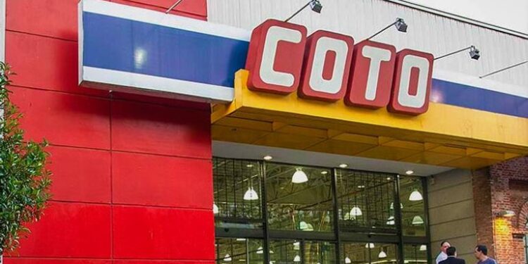 Coronavirus: demandan a Coto por más de 300 trabajadores contagiados