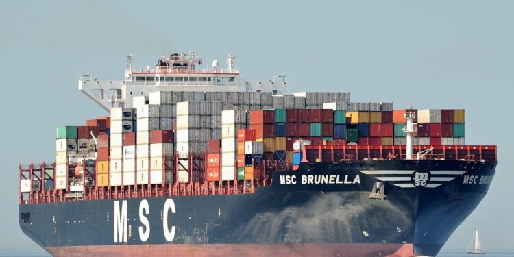 Llegó desde China un barco con insumos médicos para la Provincia