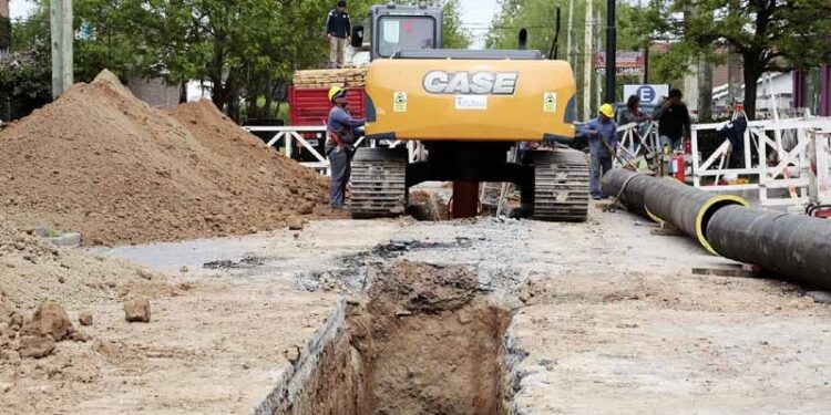Brown: AySA firmó nuevos convenios para la reactivación de obras