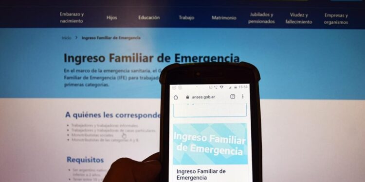 IFE 3: junto a la AUH y la AUE, hoy cobran los titulares con documentos terminados en 5