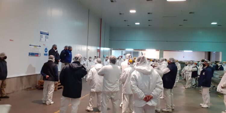 Burzaco: pararon la planta de La Salteña por una ola de contagios de Covid