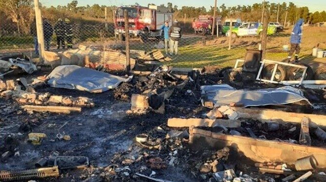 Glew: murieron quemadas una mujer y sus tres hijos