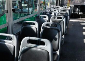 Un sector disidente de la UTA realizan un paro que afecta a 80 líneas de colectivos